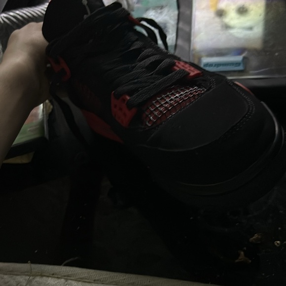 Older pair of Jordan Retro Thunder 4’s, i can go lower than originated price! - Picture 2 of 3